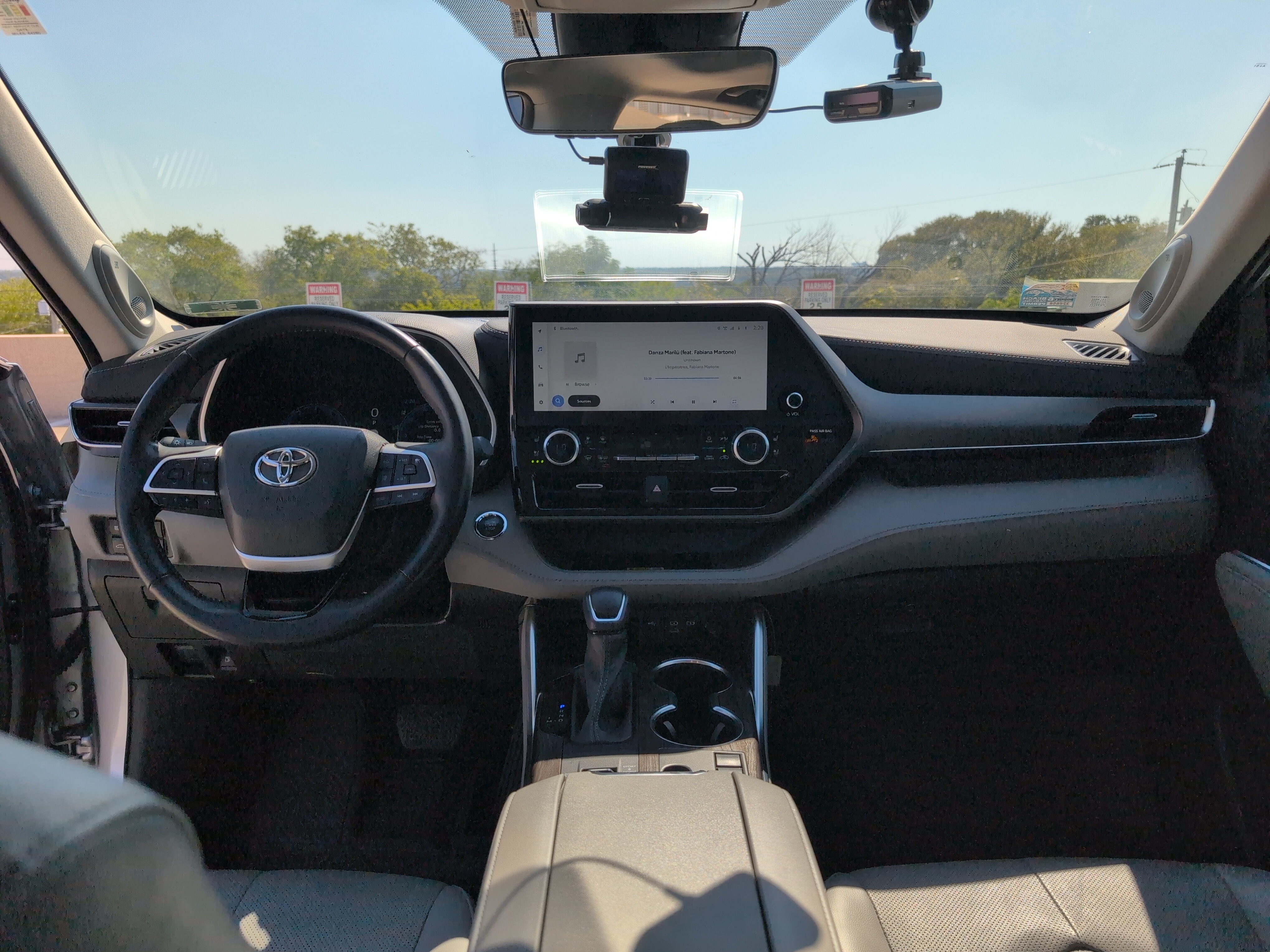 Used 2023 Toyota Highlander Limited FWD image 16