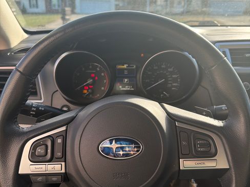 Used 2017 Subaru Legacy 2.5i Premium image 11