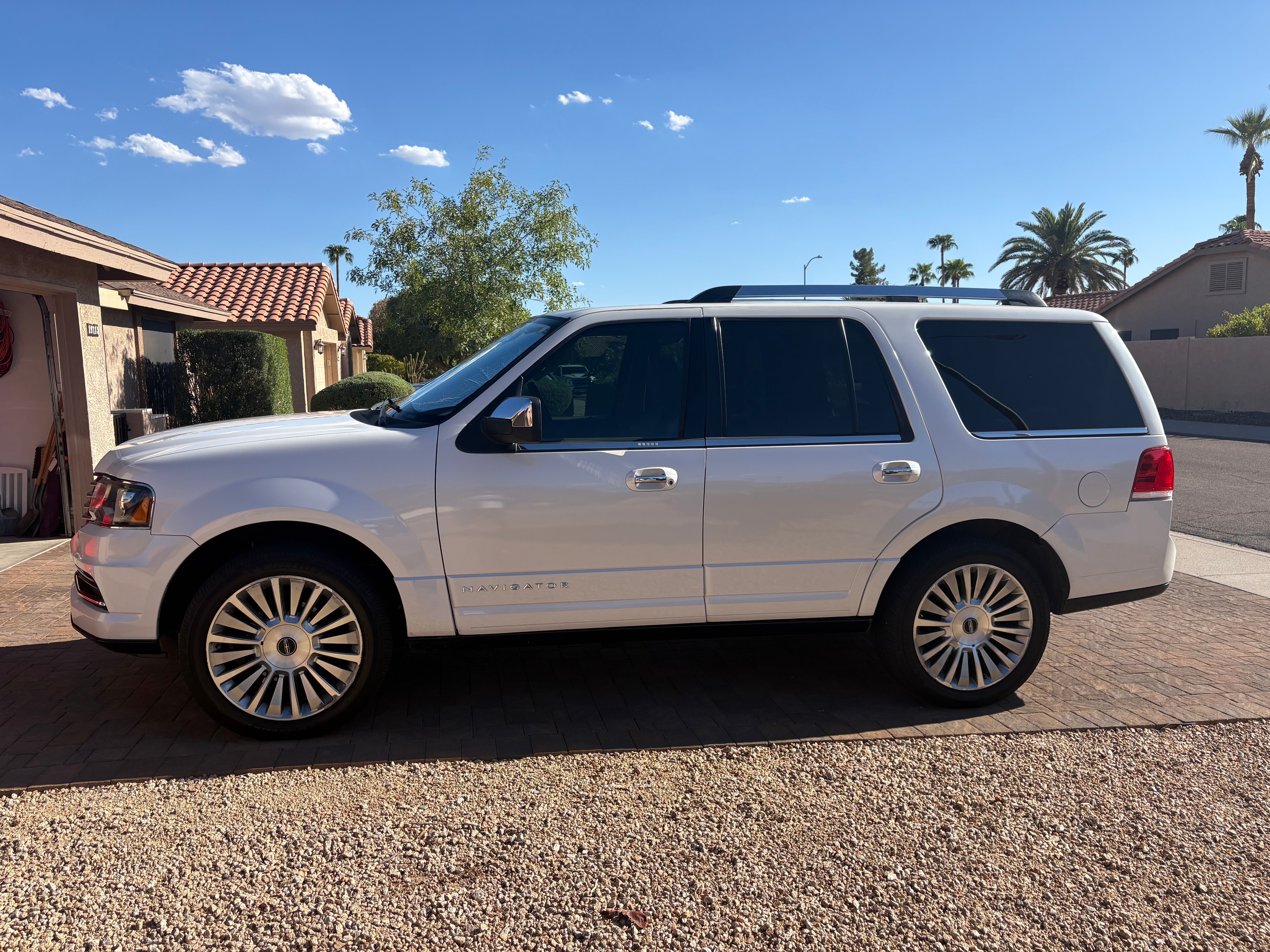 Used 2015 Lincoln Navigator 4WD w/ Equipment Group 101A Reserve image 1