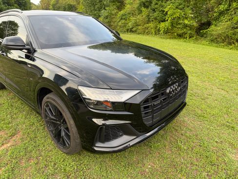 Used 2020 Audi Q8 Premium Plus w/ Premium Plus Package AWD/4WD image 2