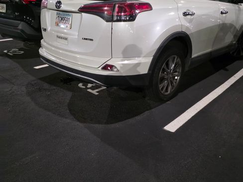 Used 2017 Toyota RAV4 Limited image 4