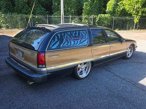 Used 1992 Buick Roadmaster Estate image 2