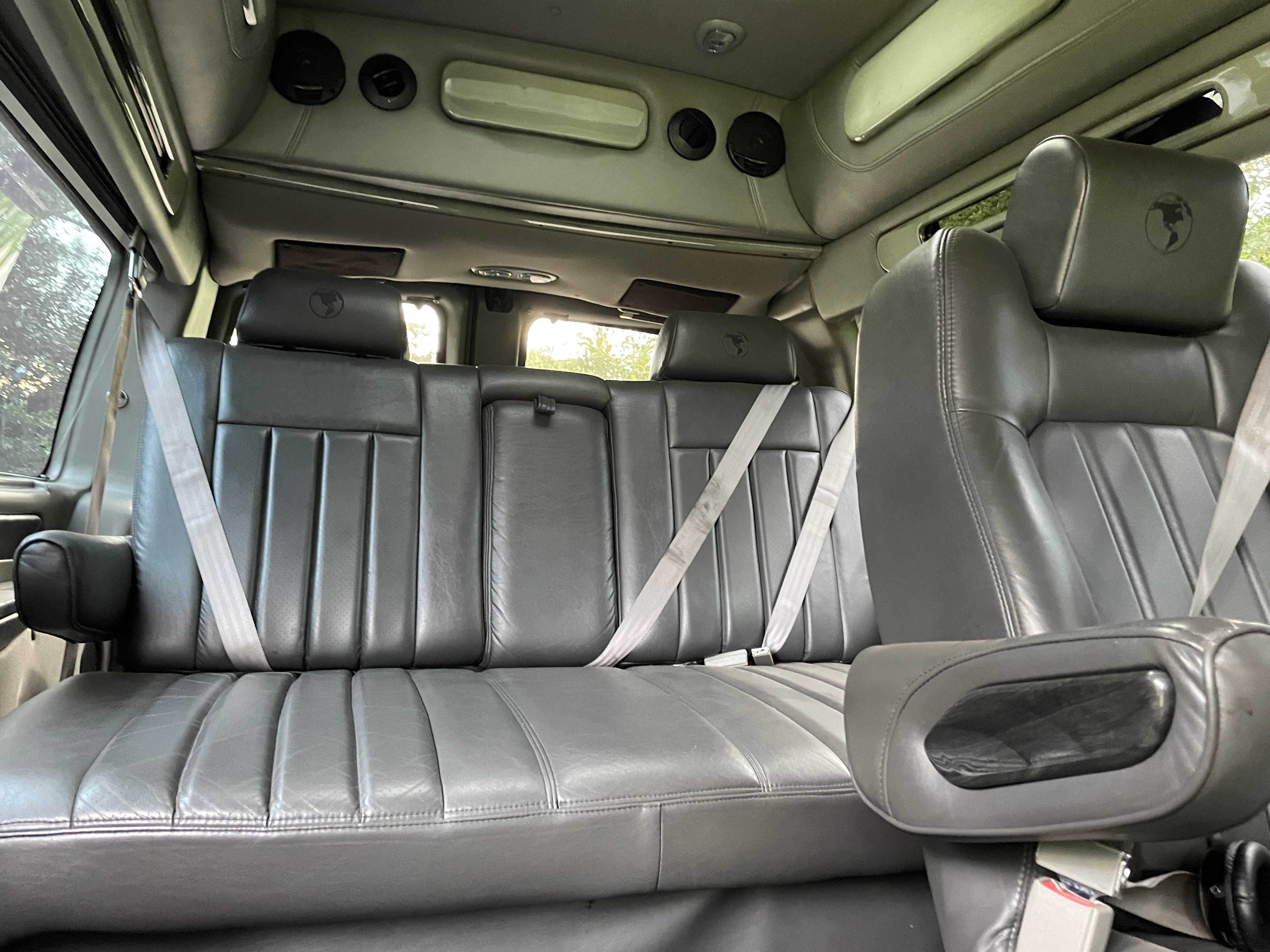 Used 2014 GMC Savana 2500 Extended RWD image 1