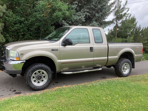 Used 2003 Ford F350 XLT image 1