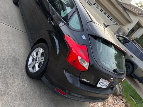 Used 2014 Ford Focus SE FWD image 9