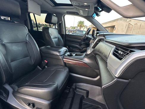 Used 2018 GMC Yukon XL SLT w/ Premium Edition AWD/4WD image 2