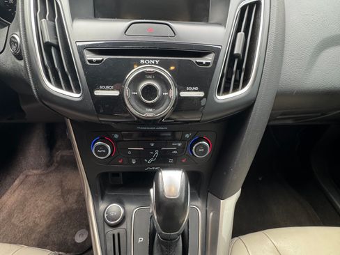 Used 2016 Ford Focus Titanium image 15