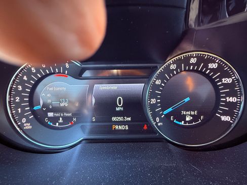 Used 2017 Ford Explorer Platinum image 11