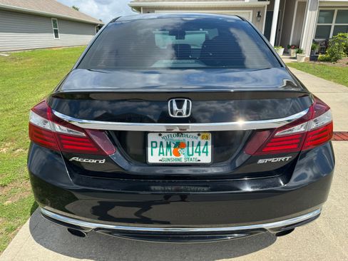 Used 2017 Honda Accord Sport image 5