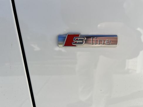 Used 2016 Audi A4 2.0T Premium w/ Convenience Plus Package image 4