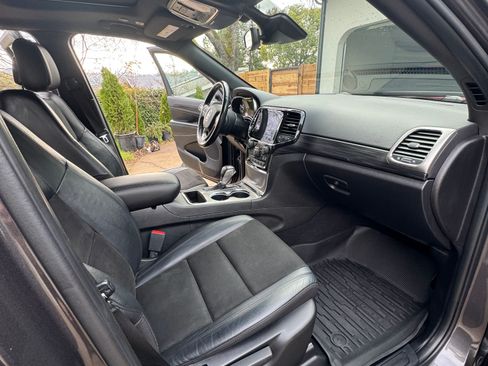 Used 2021 Jeep Grand Cherokee Laredo X image 13