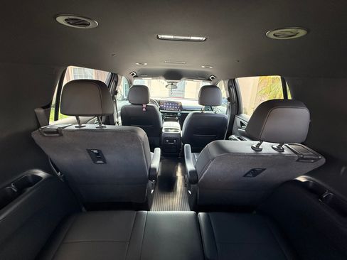 Used 2024 Chevrolet Traverse LT w/ Enhanced Driving Package FWD image 10