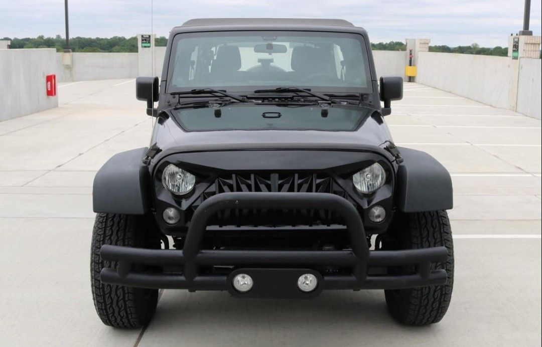 Used 2014 Jeep Wrangler Unlimited Sport AWD/4WD image 9
