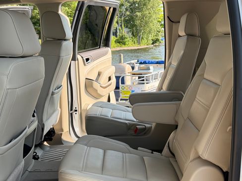 Used 2019 GMC Yukon XL Denali w/ Denali Ultimate Package AWD/4WD image 12
