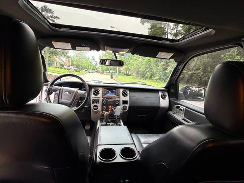 Used 2016 Ford Expedition XLT w/ Equipment Group 201A image 5