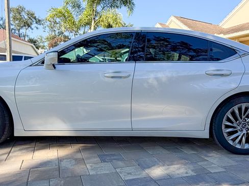 Used 2020 Lexus ES 350 Ultra Luxury image 2