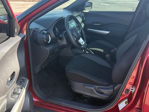 Used 2020 Nissan Kicks SV image 13