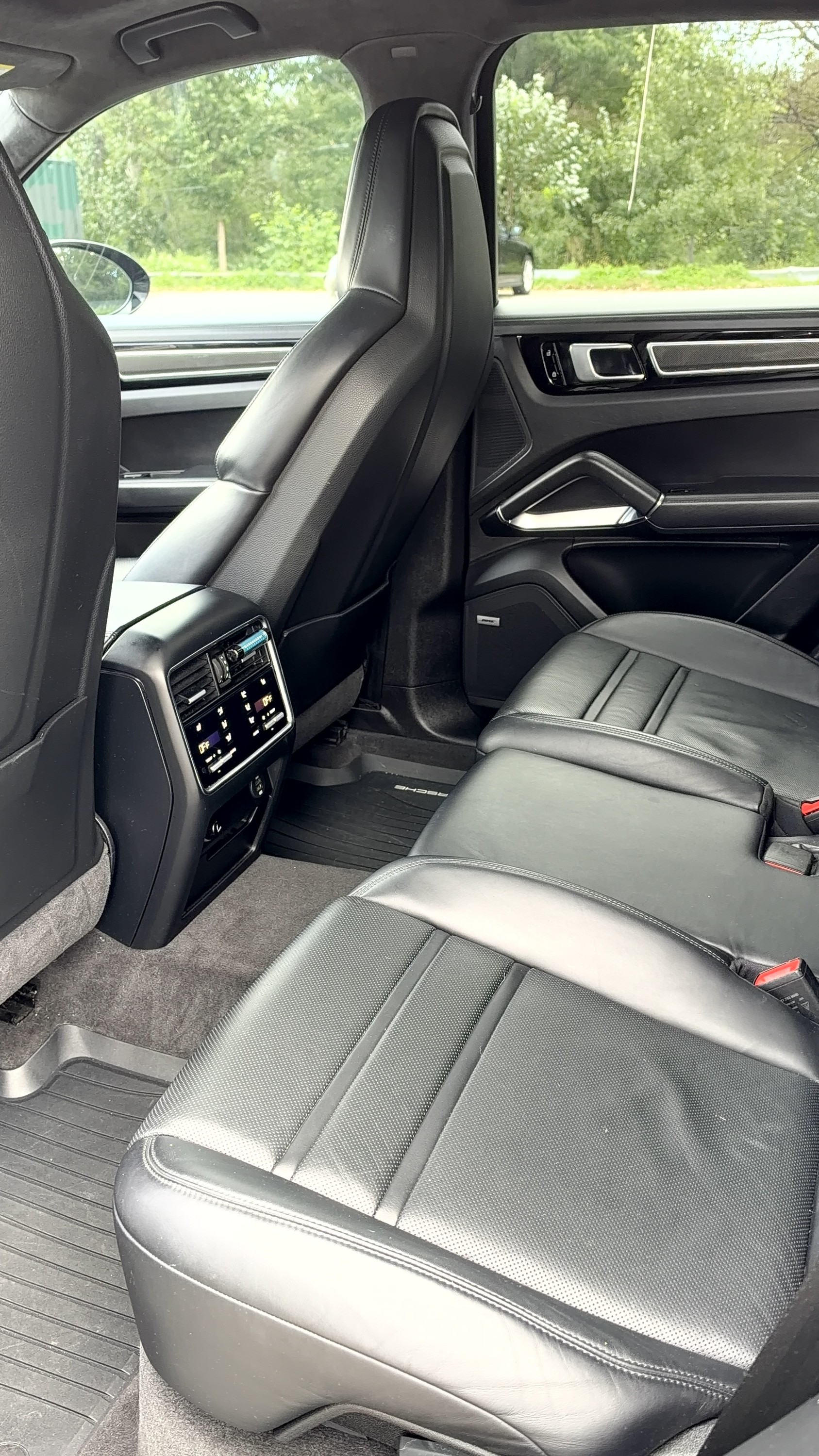 Used 2019 Porsche Cayenne Turbo AWD/4WD image 16