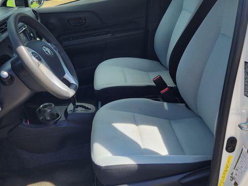 Used 2016 Toyota Prius C Two image 16