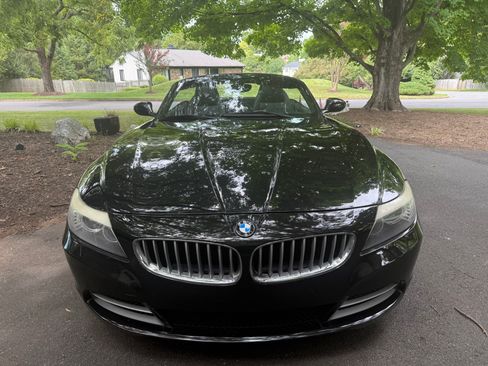 Used 2009 BMW Z4 sDrive35i RWD image 4