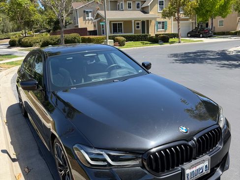 Used 2022 BMW 530i w/ M Sport Package RWD image 8