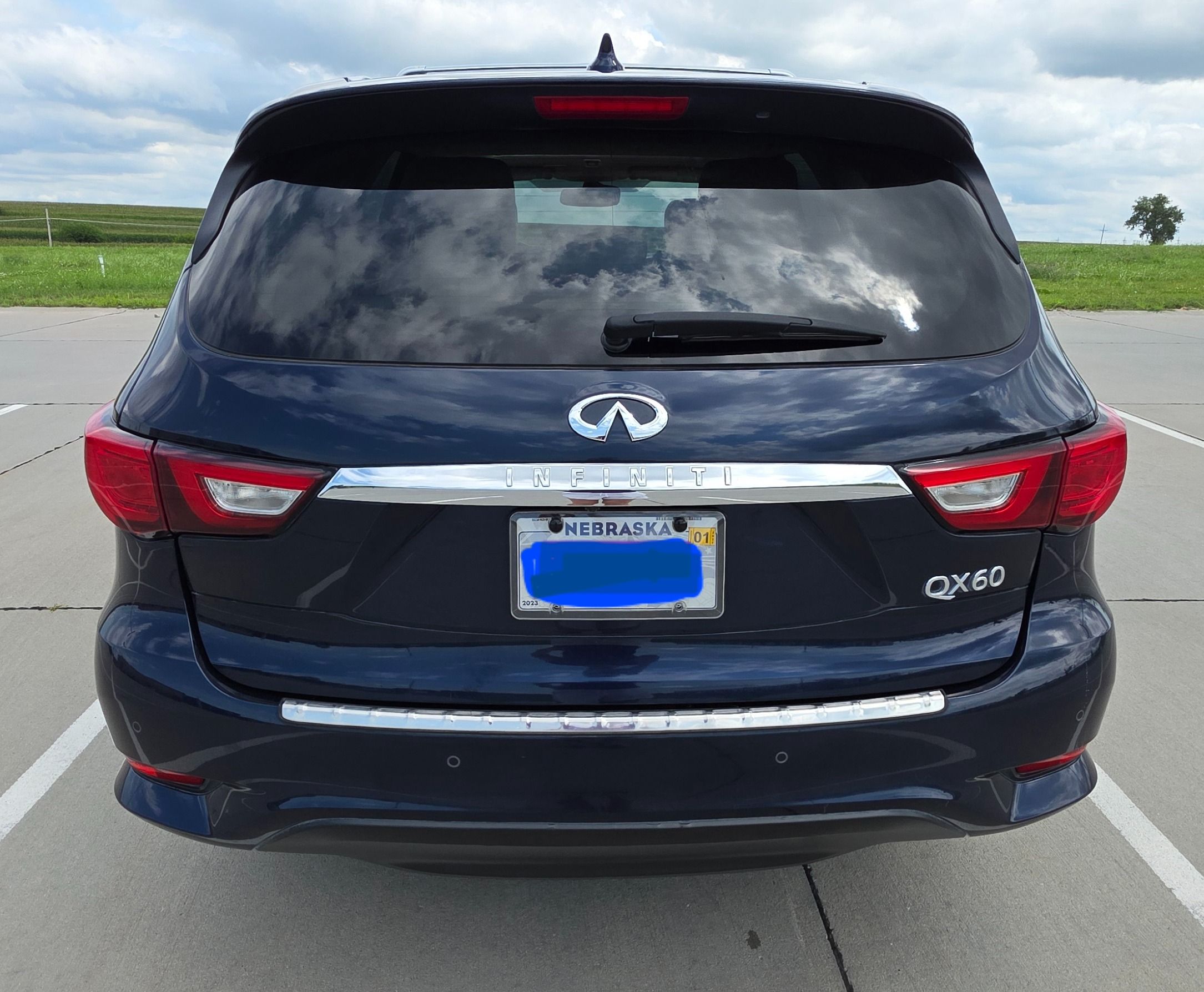 Used 2017 INFINITI QX60 Luxe w/ Deluxe Technology Package AWD/4WD image 12