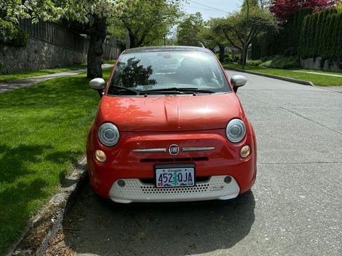 Used 2017 FIAT 500 e FWD image 2