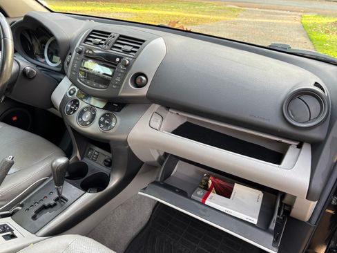 Used 2011 Toyota RAV4 Limited image 2