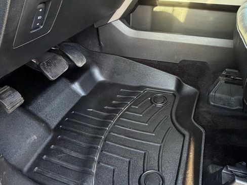 Used 2016 Ford F150 Lariat w/ Equipment Group 502A Luxury AWD/4WD image 19