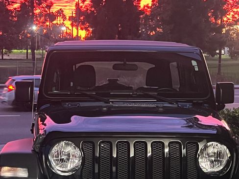 Used 2022 Jeep Wrangler Unlimited Sport image 10