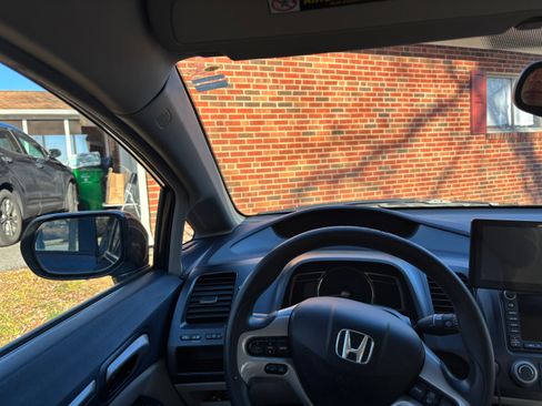 Used 2007 Honda Civic Hybrid Sedan image 6