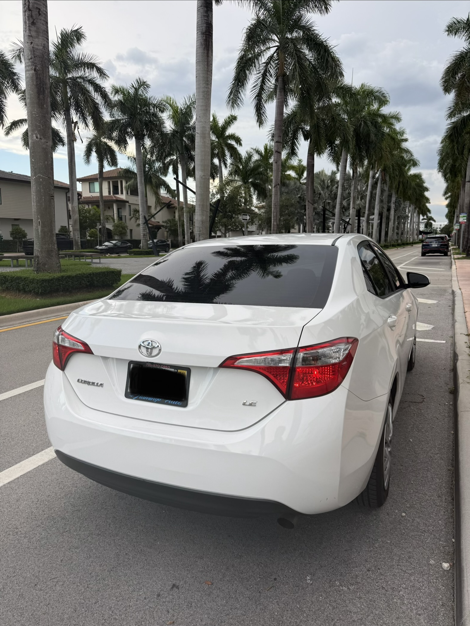 Used 2016 Toyota Corolla LE FWD image 5