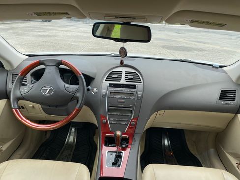 Used 2007 Lexus ES 350 w/ Premium Pkg FWD image 6