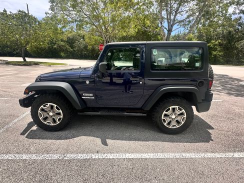 Used 2013 Jeep Wrangler Sport AWD/4WD image 4
