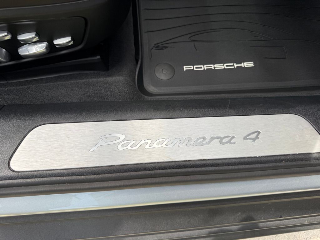 Used 2018 Porsche Panamera 4 w/ Premium Package Plus AWD/4WD image 24