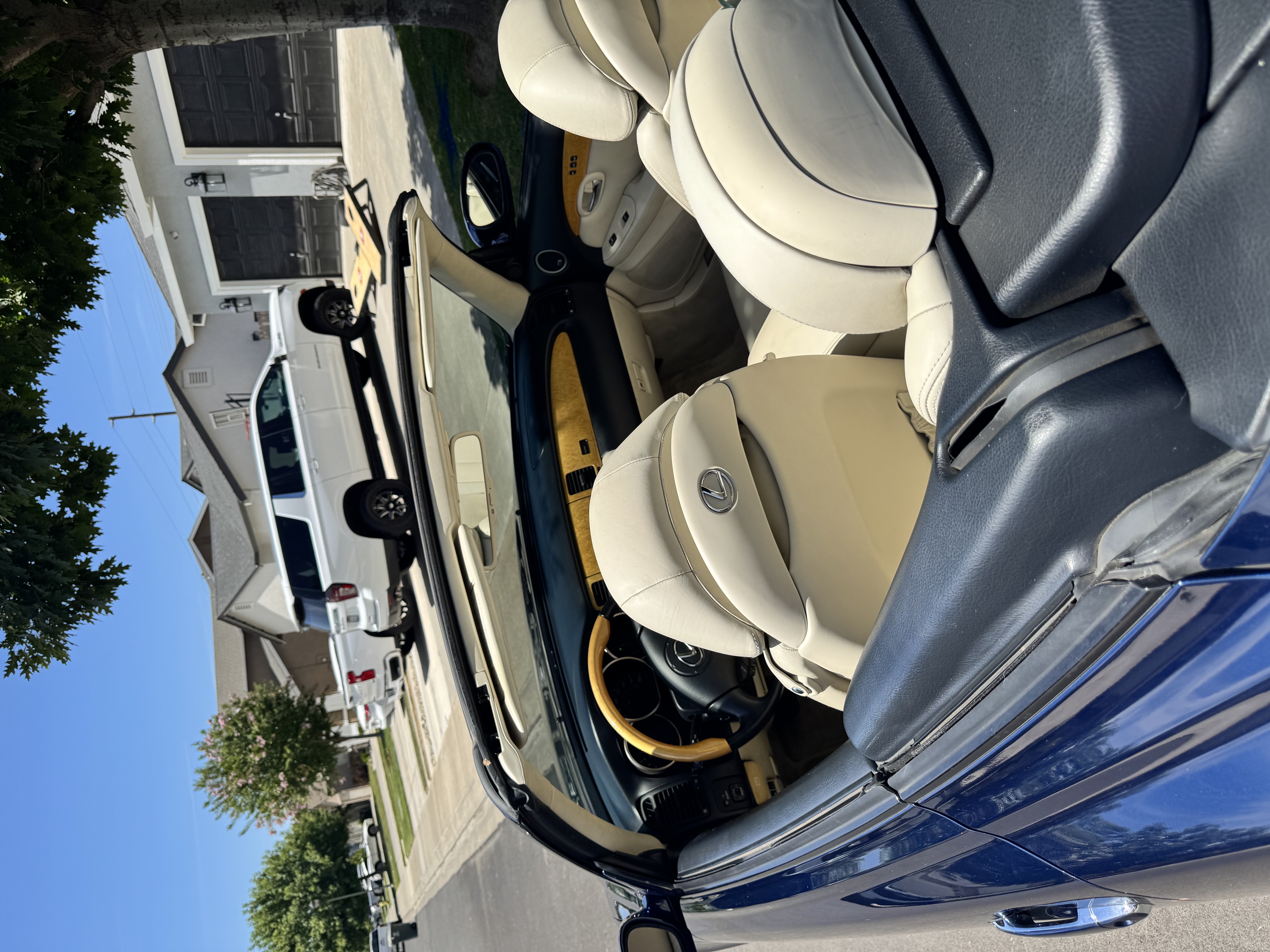 Used 2004 Lexus SC 430 Convertible RWD image 5
