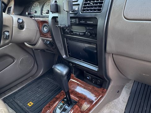Used 2000 Toyota 4Runner Limited image 10