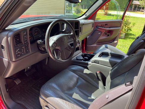 Used 2005 Chevrolet Silverado 2500 LT w/ Heavy-Duty Power Package AWD/4WD image 30