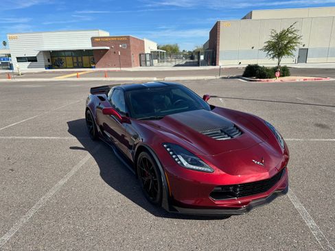 Used 2016 Chevrolet Corvette Z06 w/ 3LZ Preferred Equipment Group image 2