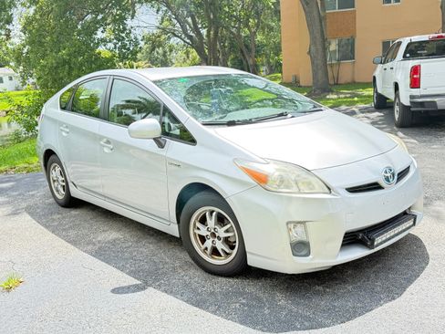 Used 2011 Toyota Prius Two FWD image 2