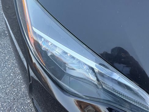 Used 2018 Toyota Corolla LE image 4