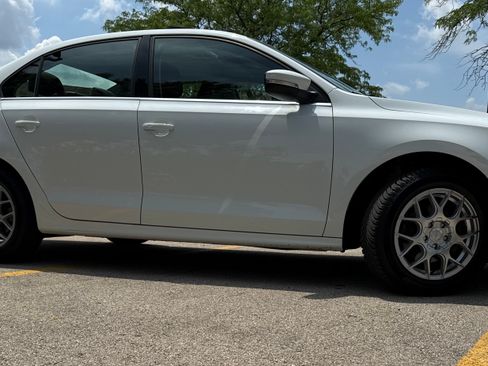 Used 2017 Volkswagen Jetta SE FWD image 5