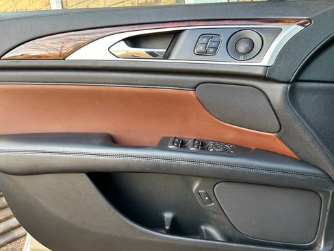 Used 2017 Lincoln MKZ Reserve w/ Technology Package image 11