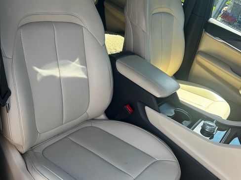 Used 2024 Jeep Grand Cherokee Limited w/ Luxury Tech Group II AWD/4WD image 10