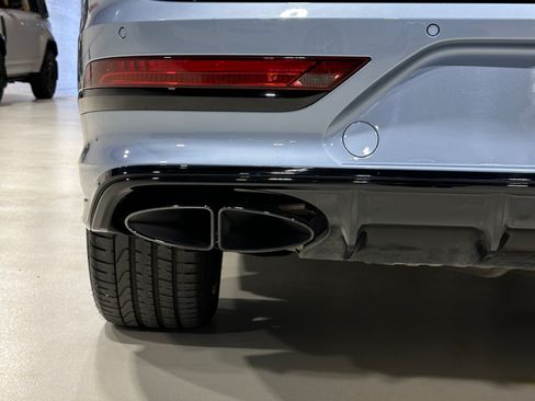 Used 2022 Bentley Bentayga image 22