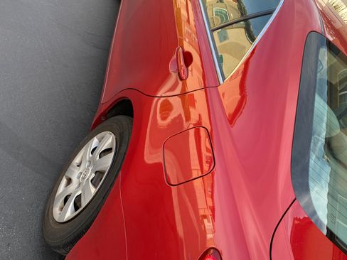 Used 2011 Toyota Camry LE image 4