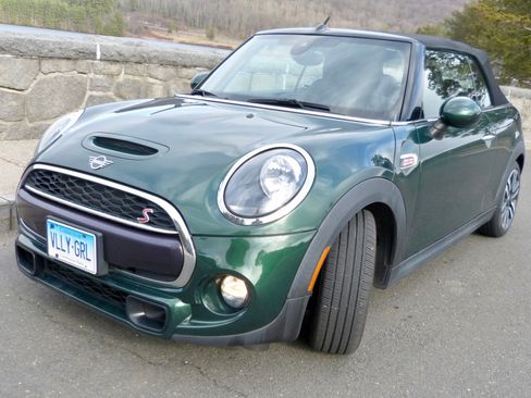 Used 2019 MINI Cooper S image 4