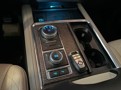 Used 2019 Ford Expedition Max Platinum image 8