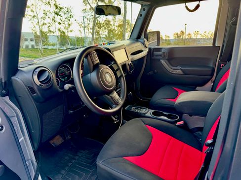 Used 2015 Jeep Wrangler Sport image 13