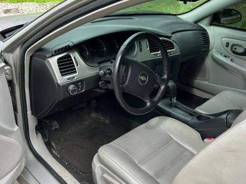 Used 2007 Chevrolet Monte Carlo LT FWD image 5
